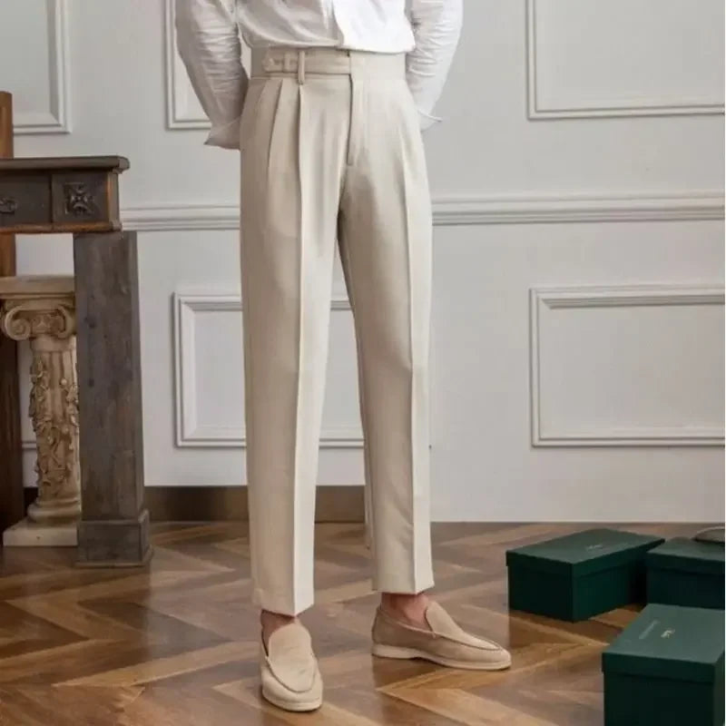 Pantaloni fluidi cu croială lejeră