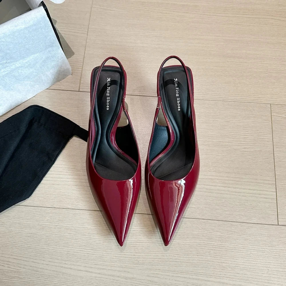 Pantofi stiletto cu baretă și decupaje