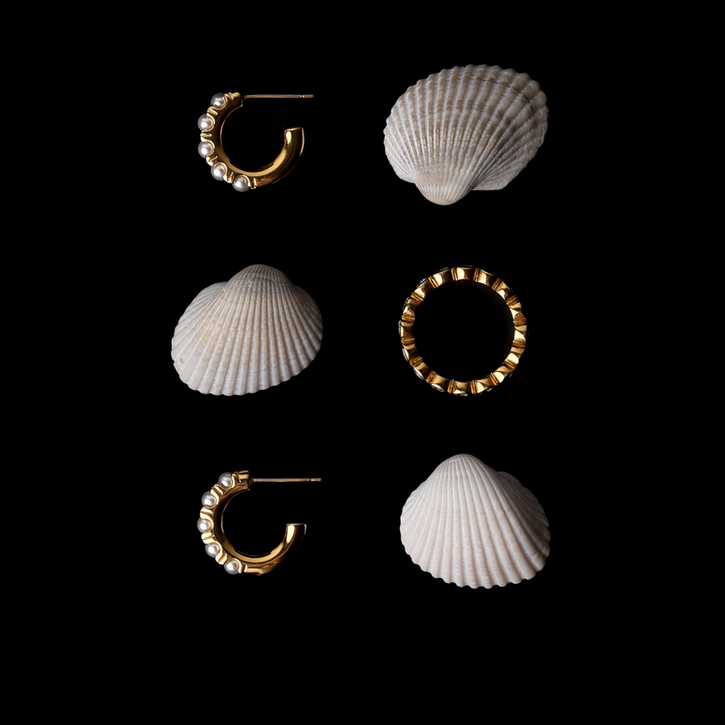 Orecchini con mini perle