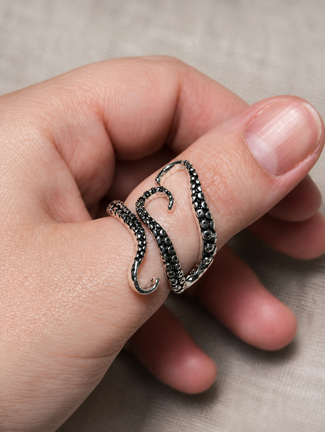 ANELLO A FORMA DI POLPO