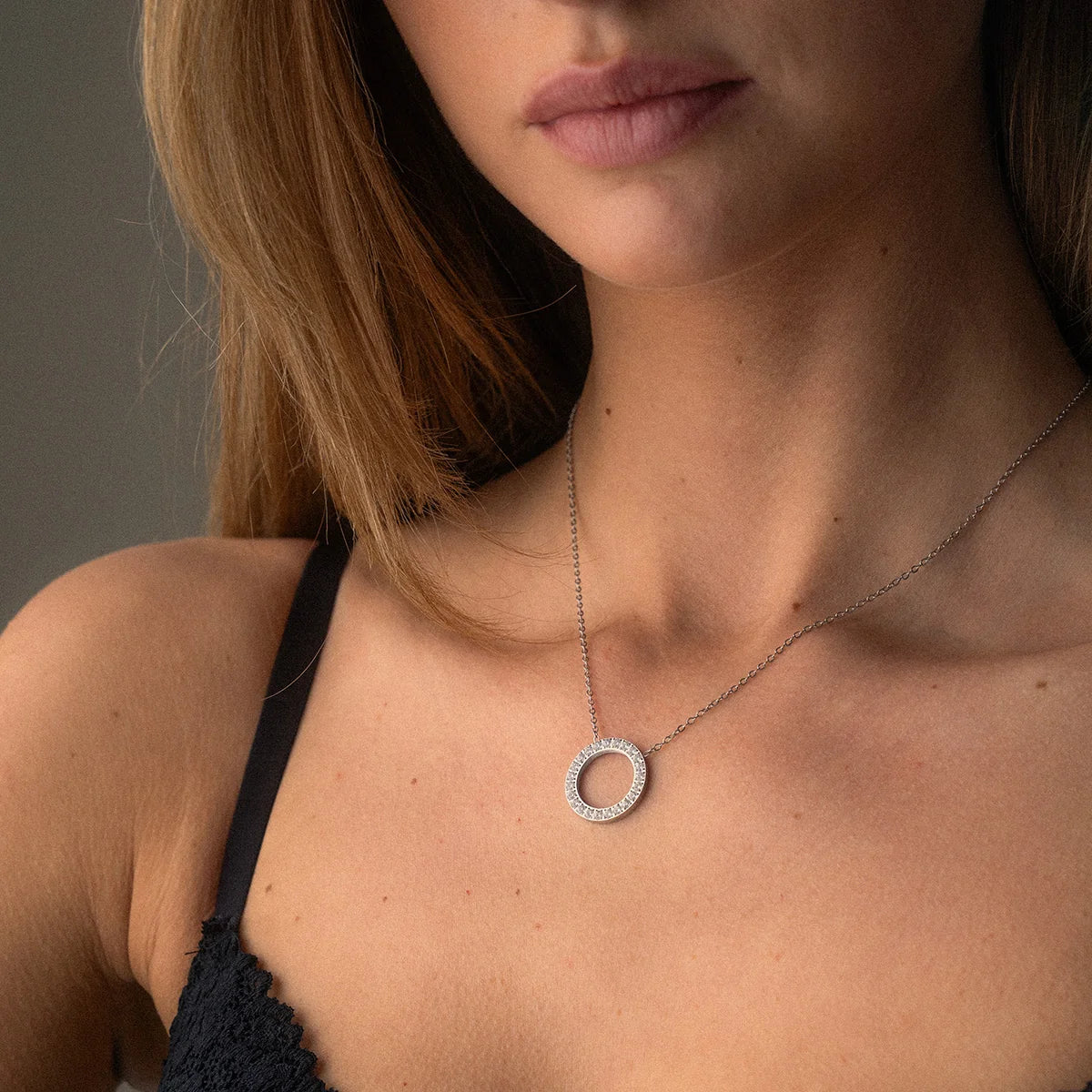 Collana a Cerchio con Zirconi 20 mm