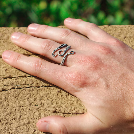 ANELLO A FORMA DI POLPO