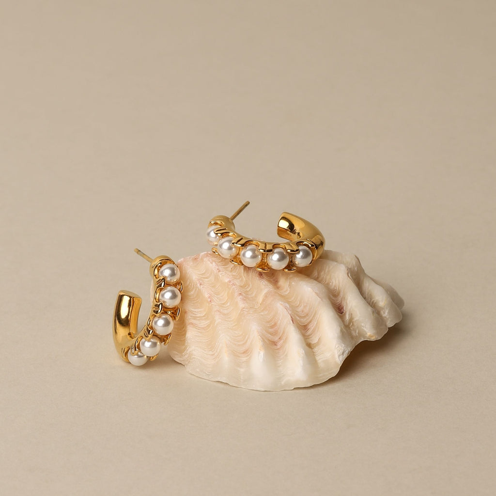 Orecchini con mini perle