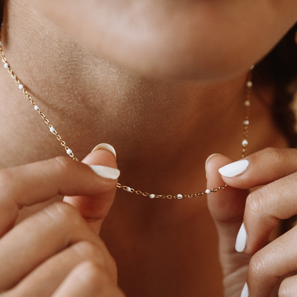 COLLANA DI PERLINE BIANCHE