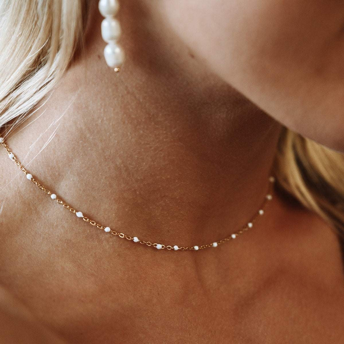 COLLANA DI PERLINE BIANCHE